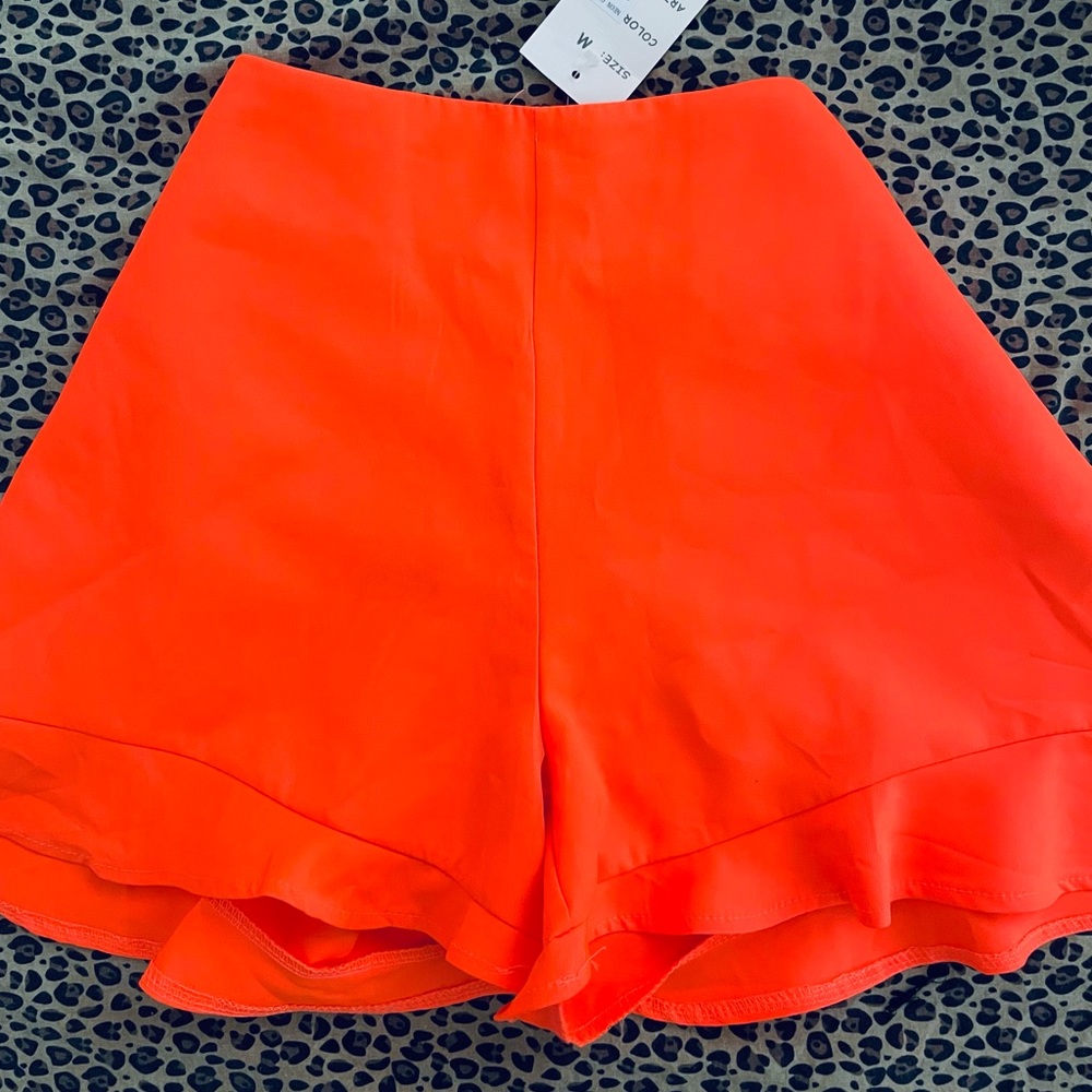 perfect short for summer,neón Orange